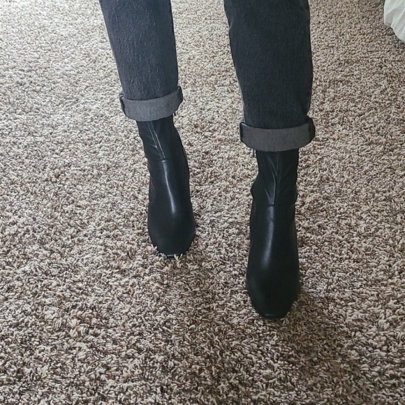 ALDO Delores Black Ankle Booties - Picture 8 of 9